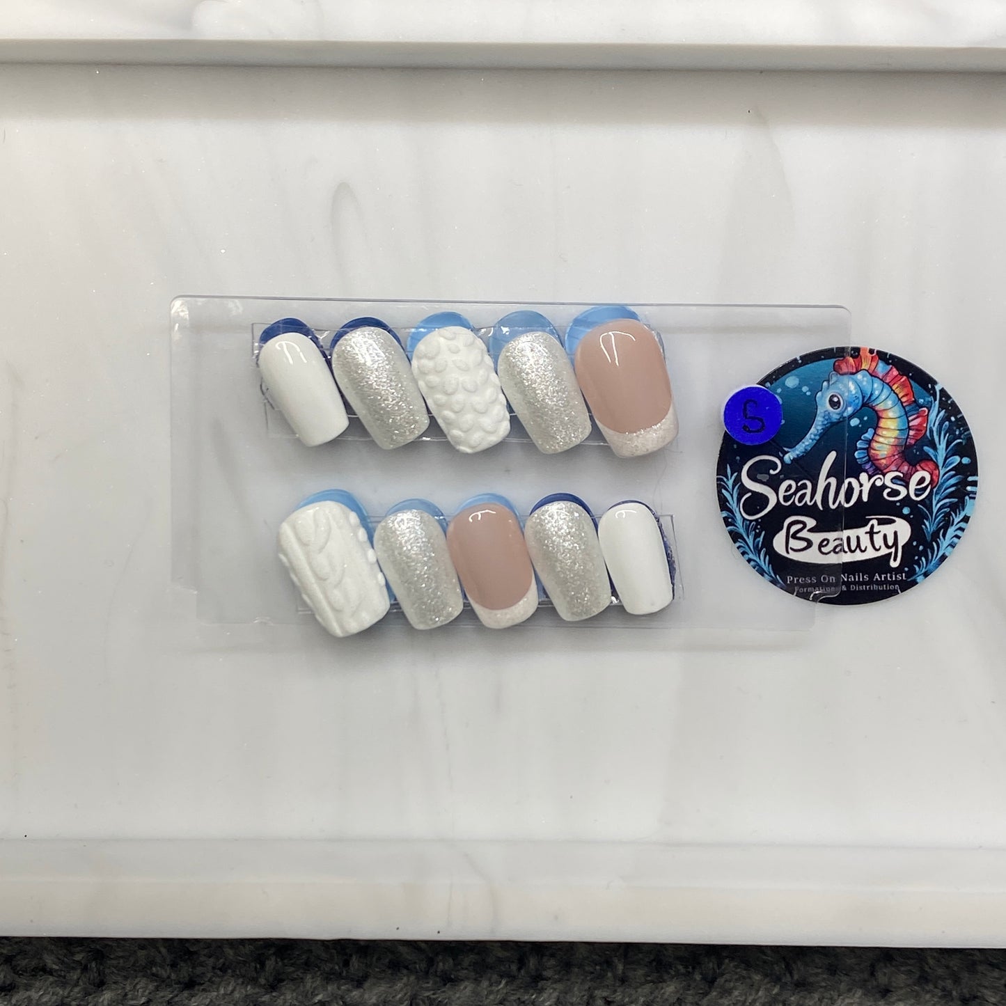 HAPPY HOLIDAYS | White Christmas