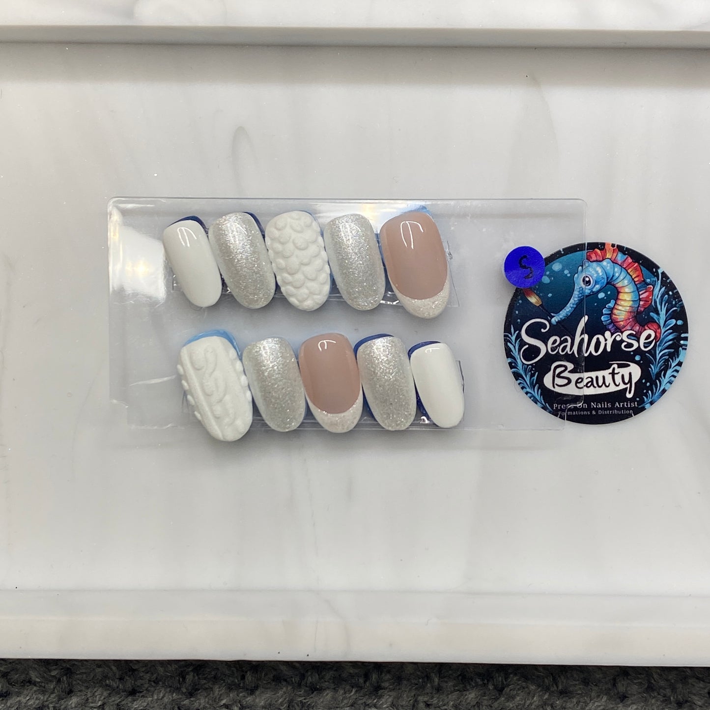 HAPPY HOLIDAYS | White Christmas