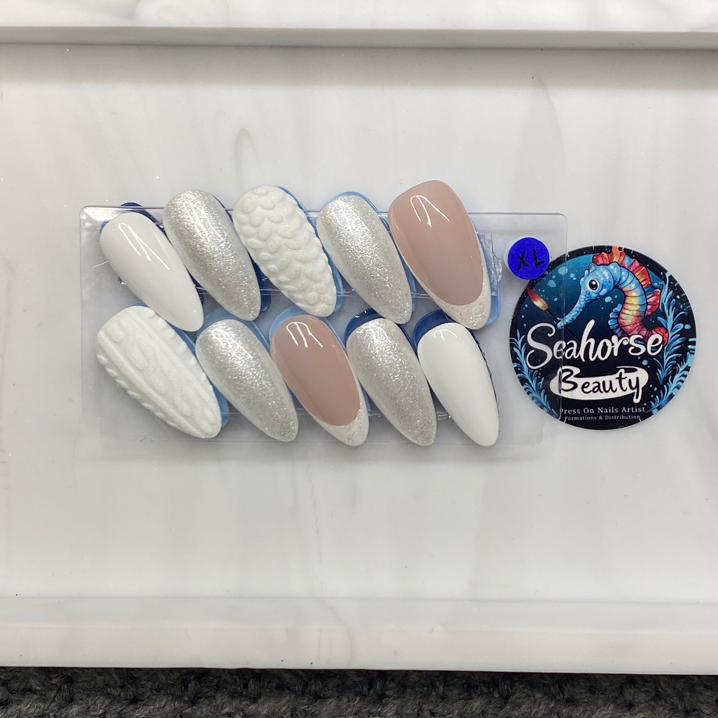 HAPPY HOLIDAYS | White Christmas