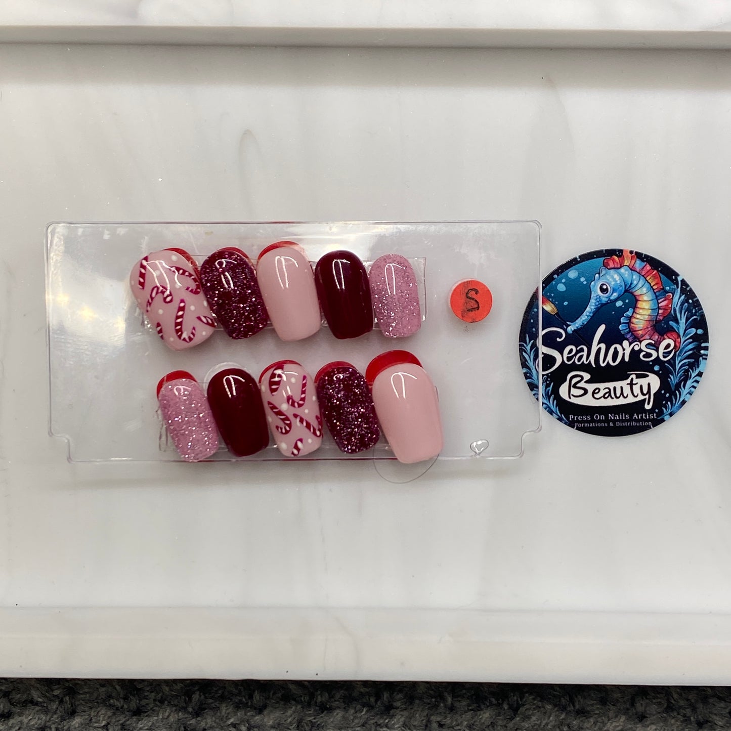 HAPPY HOLIDAYS | Candy Cane Lane