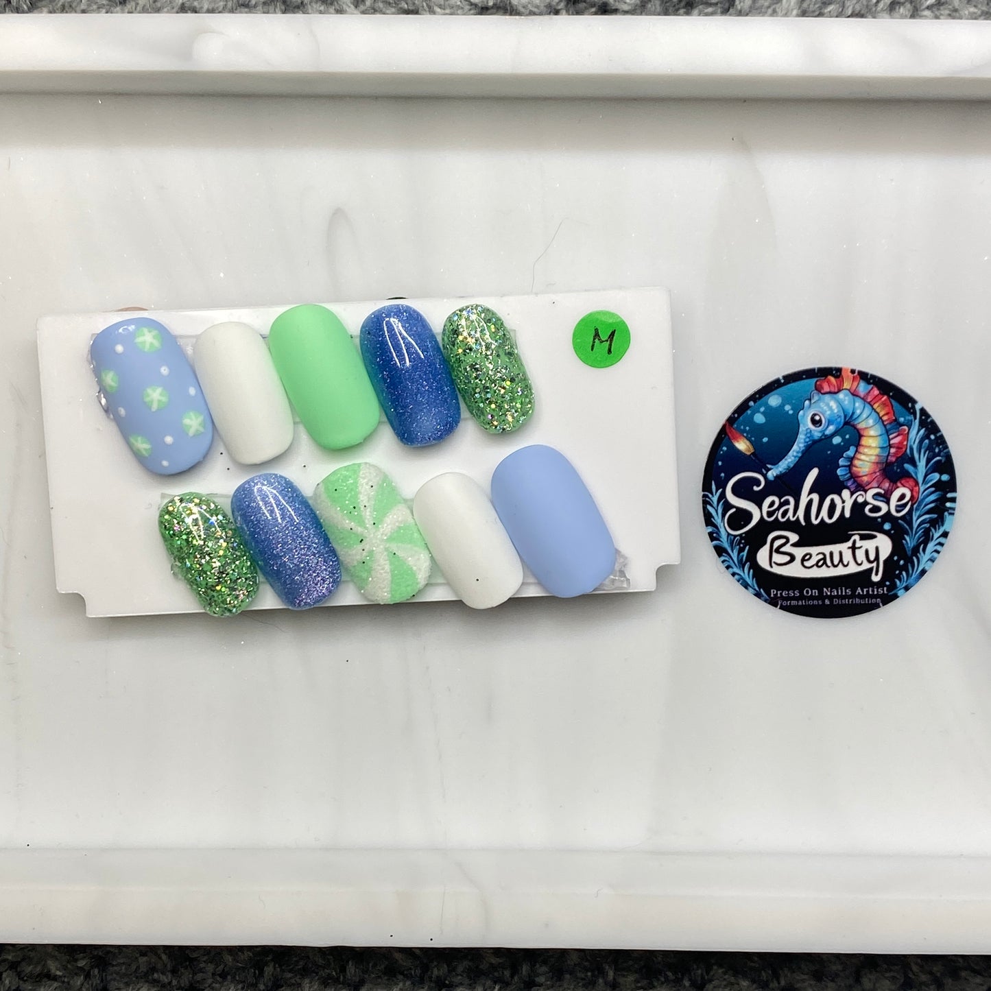 HAPPY HOLIDAYS | Peppermint Hollow