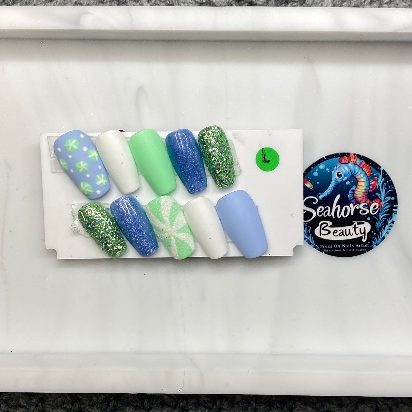 HAPPY HOLIDAYS | Peppermint Hollow