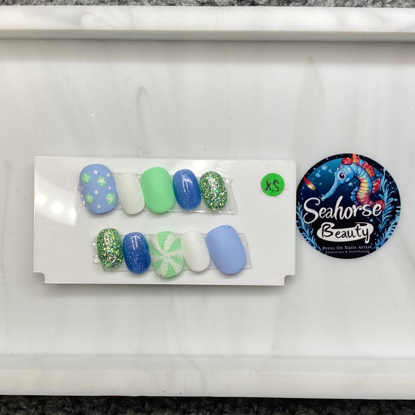 HAPPY HOLIDAYS | Peppermint Hollow