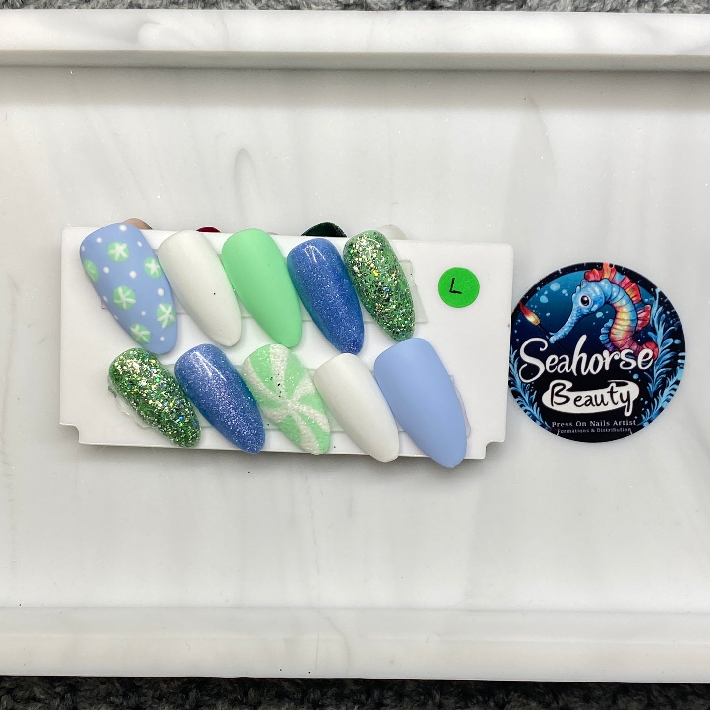 HAPPY HOLIDAYS | Peppermint Hollow