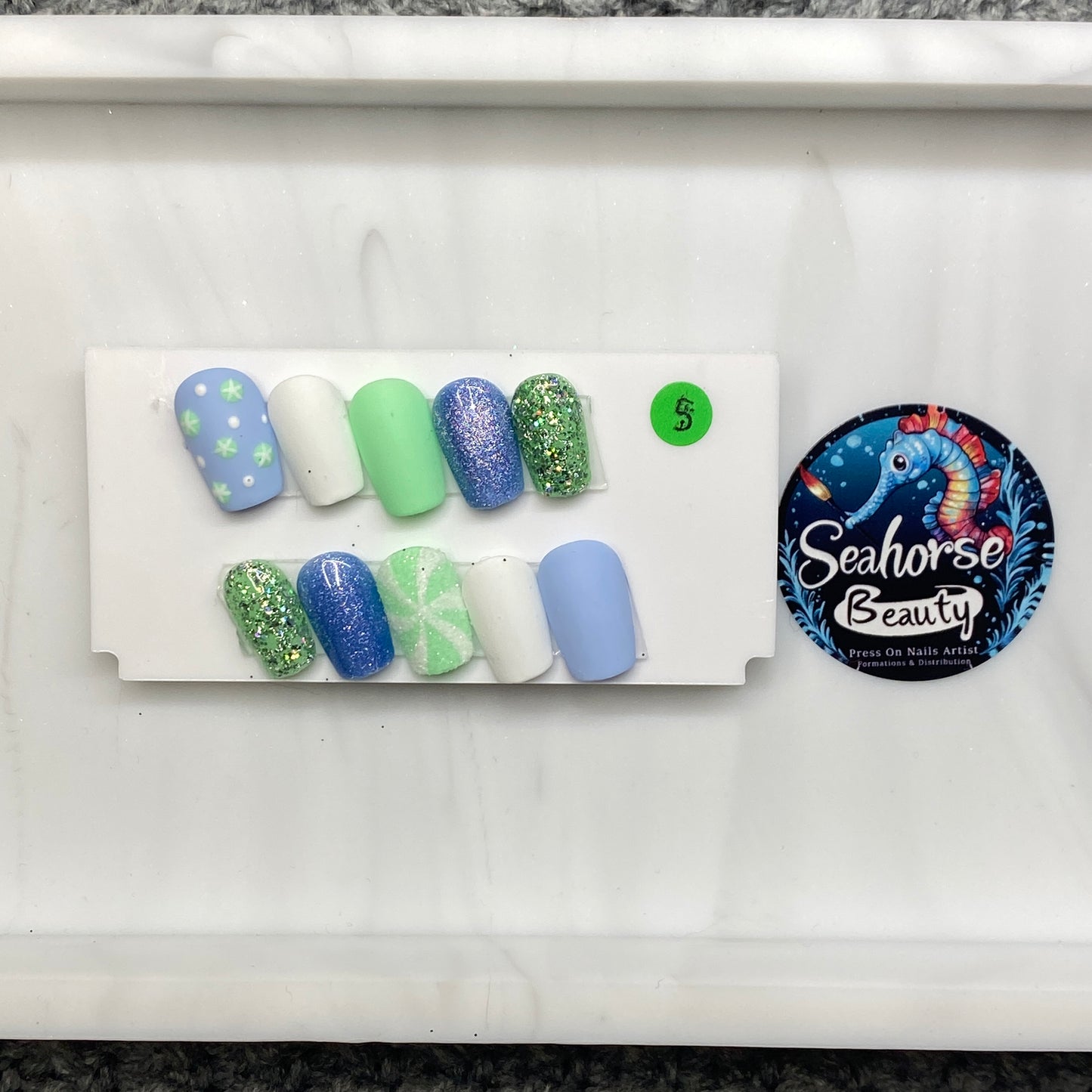 HAPPY HOLIDAYS | Peppermint Hollow