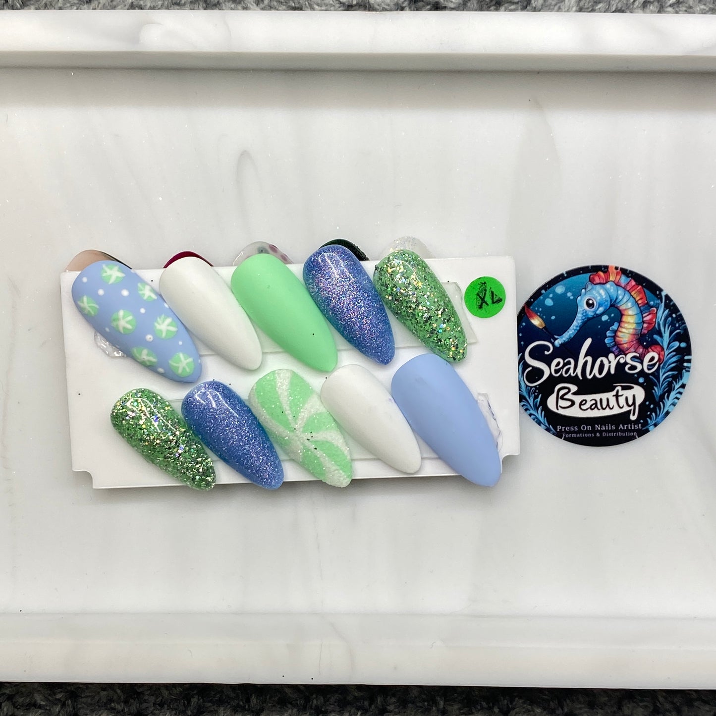 HAPPY HOLIDAYS | Peppermint Hollow