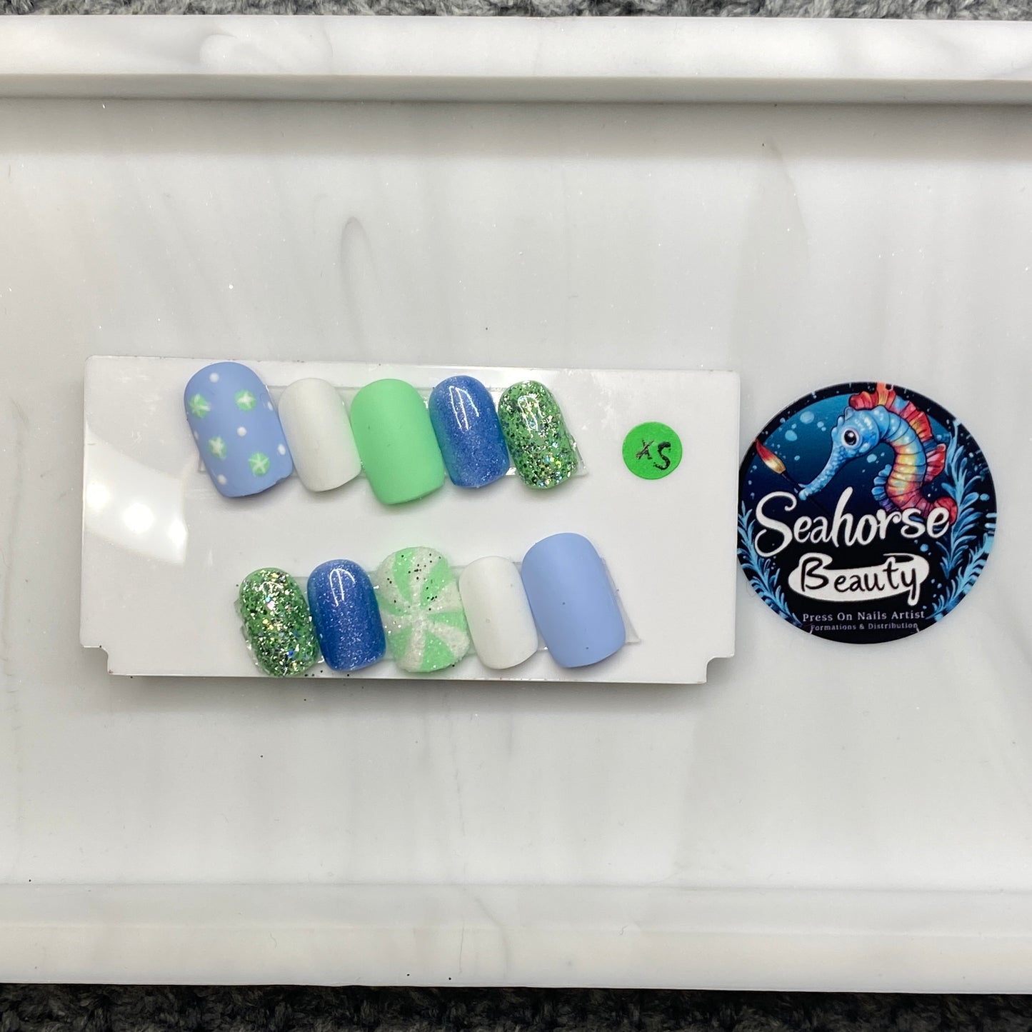 HAPPY HOLIDAYS | Peppermint Hollow