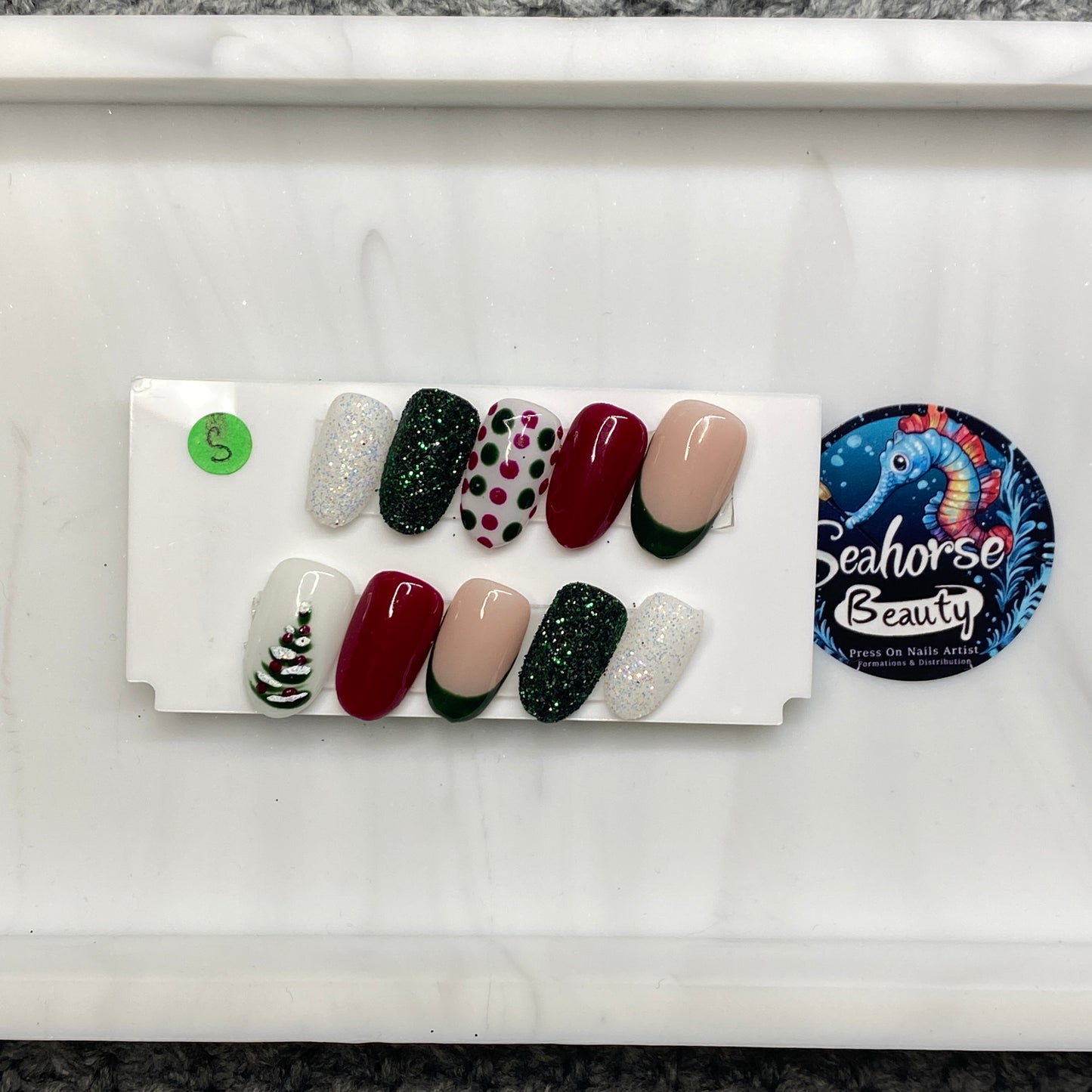 HAPPY HOLIDAYS | O' Christmas Tree