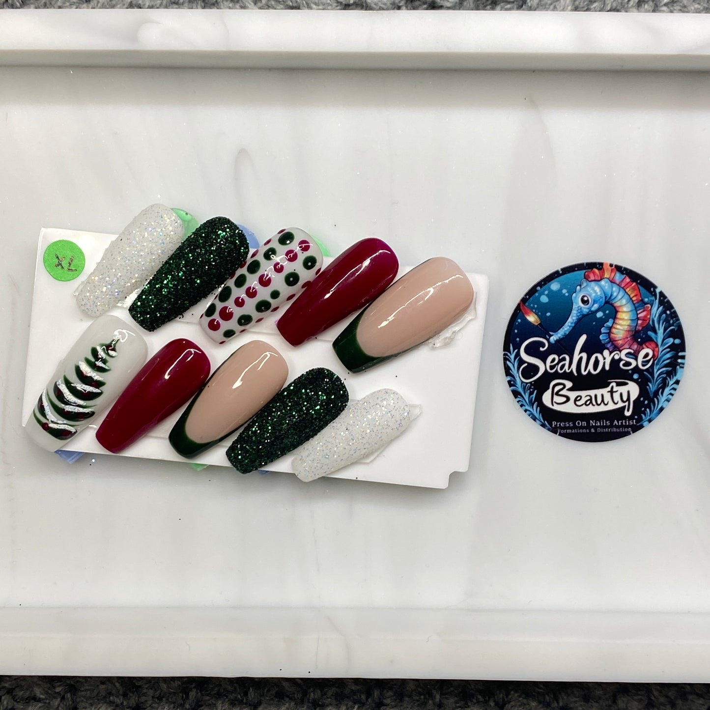 HAPPY HOLIDAYS | O' Christmas Tree