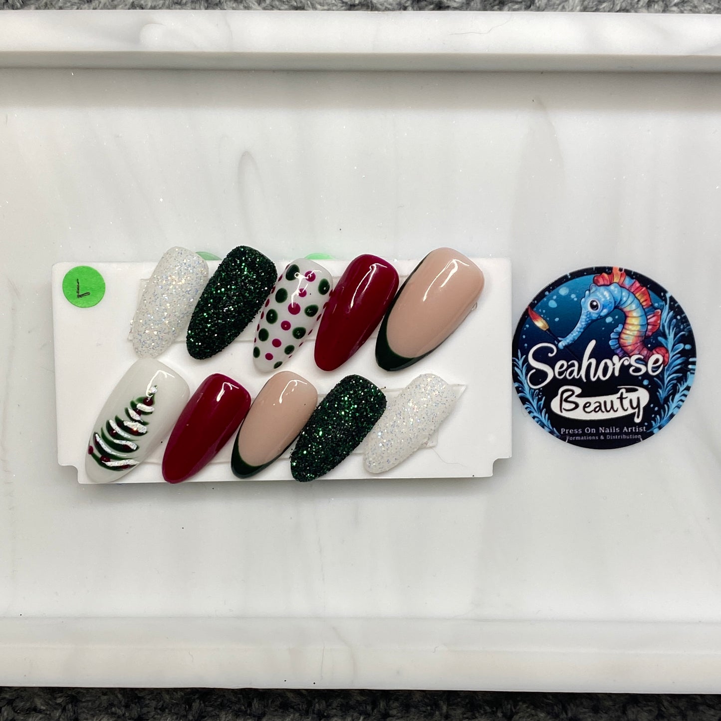 HAPPY HOLIDAYS | O' Christmas Tree