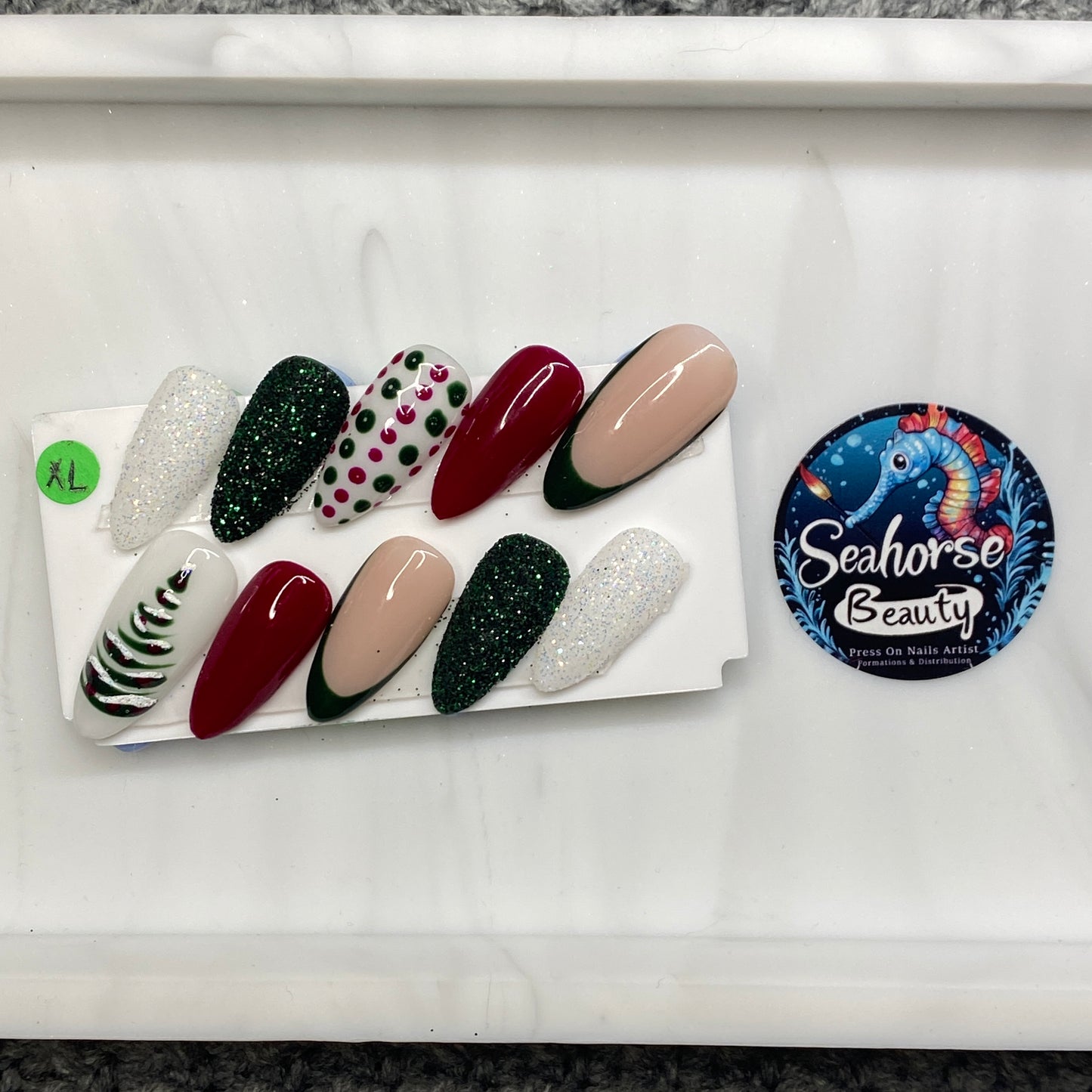 HAPPY HOLIDAYS | O' Christmas Tree